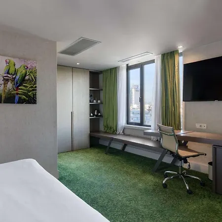 Radisson Blu Park 5* Atény